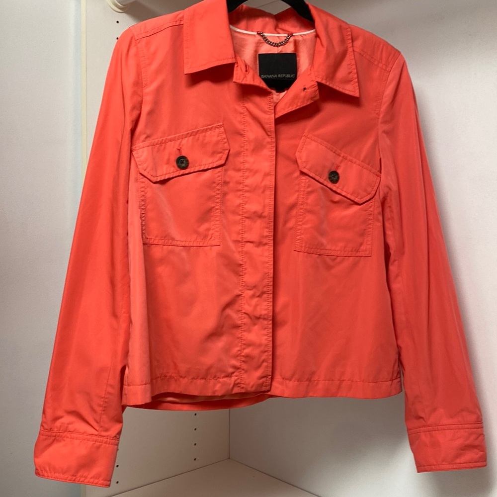 Like new Banana Republic rain jacket - size M